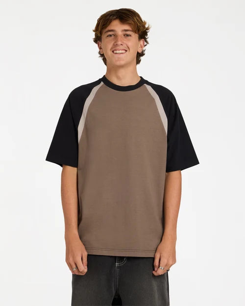 BILLABONG MENS SPEC FLUID T-SHIRT – GRAVEL