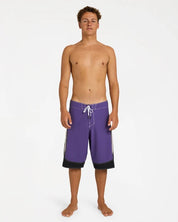 BILLABONG MENS SPEC SYSTEMS PRO 23" BOARDSHORTS – PURPLE