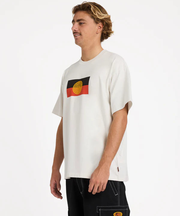 billabong-otis-flag-t-shirt-off-white1.webp