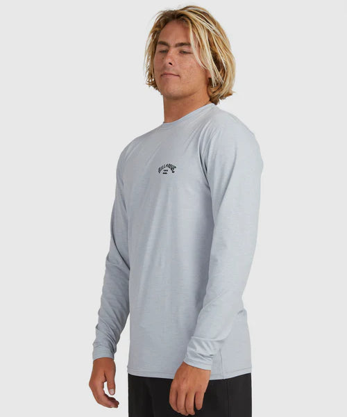 billabong-shoreline-mens-loose-fit-rash-vest-light-grey-heather-bodhi-surf1.webp