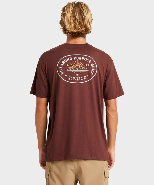 billabong-sierras-a-div-mens-t-shirt-wine-bodhi-surf1.webp