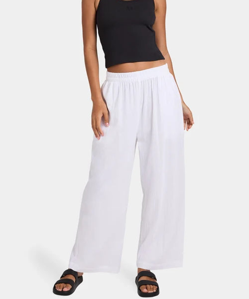 billabong-womens-follow-me-elastic-waist-pants-white1.webp