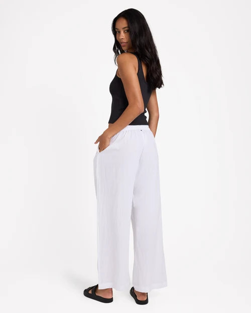 BILLABONG WOMENS FOLLOW ME ELASTIC WAIST PANTS – WHITE