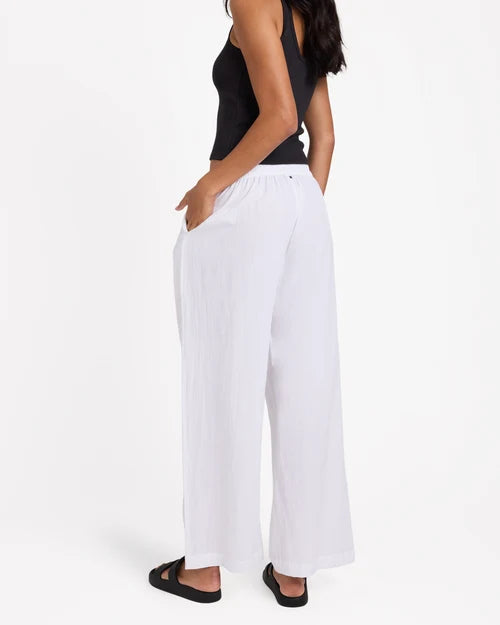 BILLABONG WOMENS FOLLOW ME ELASTIC WAIST PANTS – WHITE
