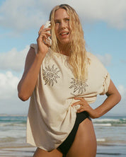 BILLABONG WOMENS LAURA T-SHIRT REGULAR FIT COTTON TEE WITH GRAPHIC ANTIQUE WHITE