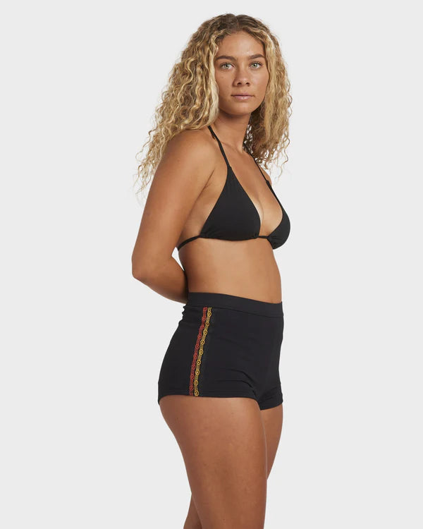 BILLABONG WOMENS OTIS DREAMING SURF SHORT BIKINI BOTTOM – OFF BLACK