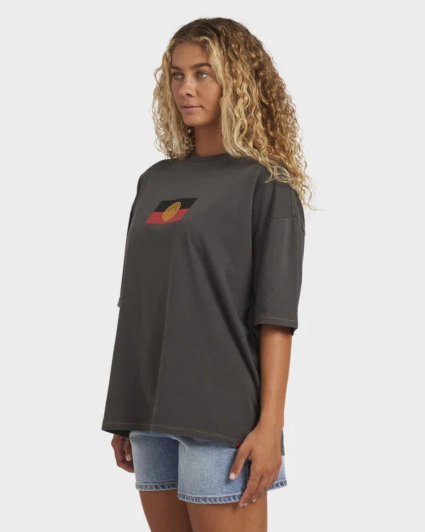 BILLABONG WOMENS OTIS FLAG T-SHIRT – WASHED BLACK