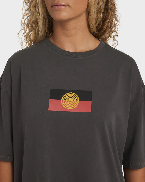 BILLABONG WOMENS OTIS FLAG T-SHIRT – WASHED BLACK