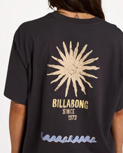 BILLABONG WOMENS PARADISE 73 T-SHIRT – BLACK SANDS