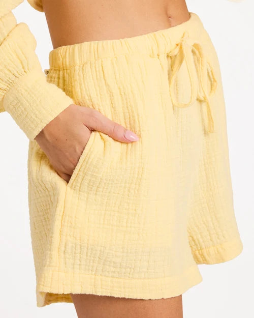 BILLABONG WOMENS WANDERER ELASTIC WAIST SHORTS – SUNLIGHT