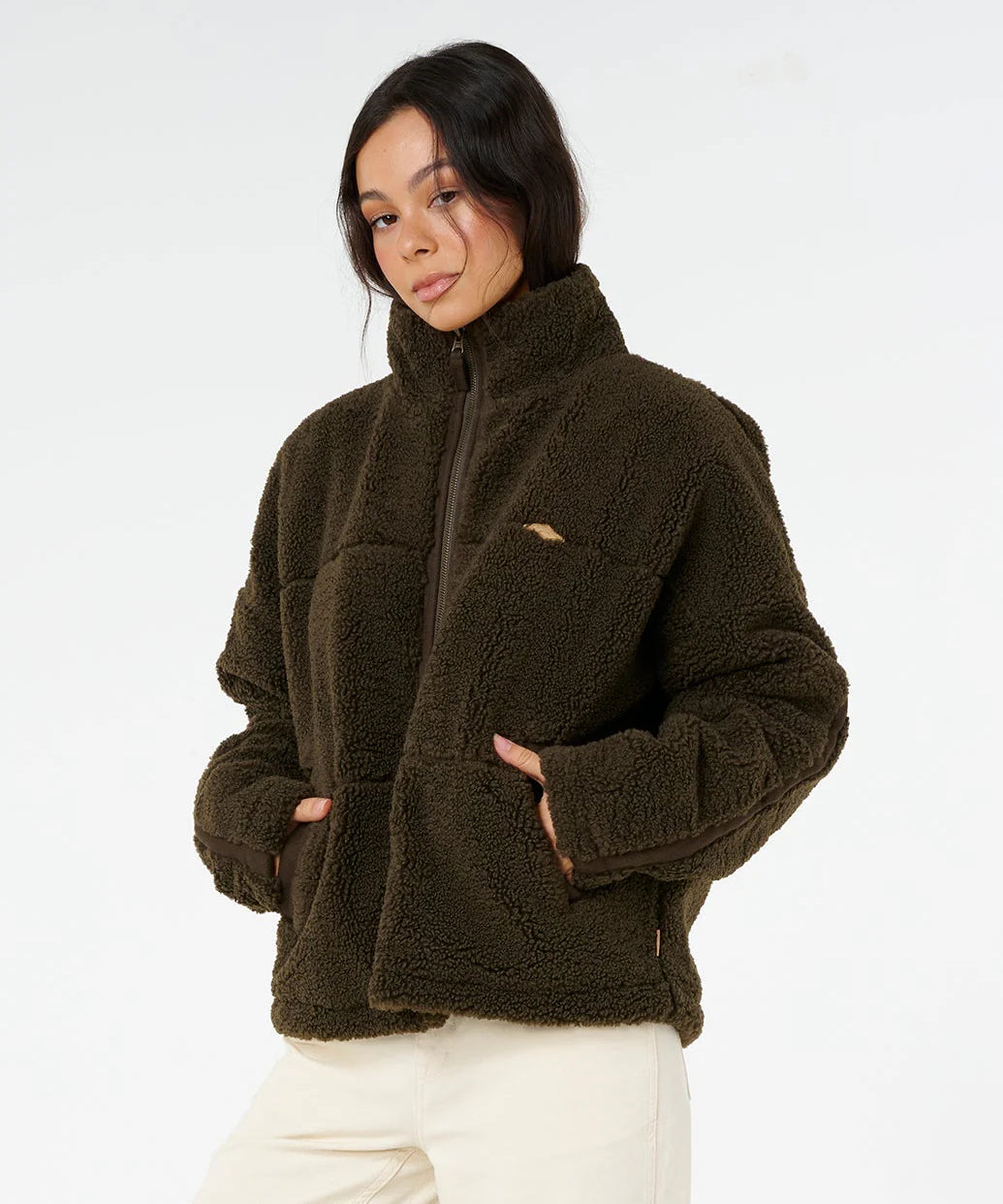 cala-nights-sherpa-jacket-black-olive1.webp