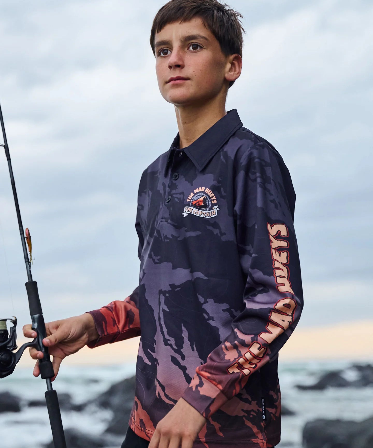 captain-two-faced-youth-fishing-jersey-black1.webp