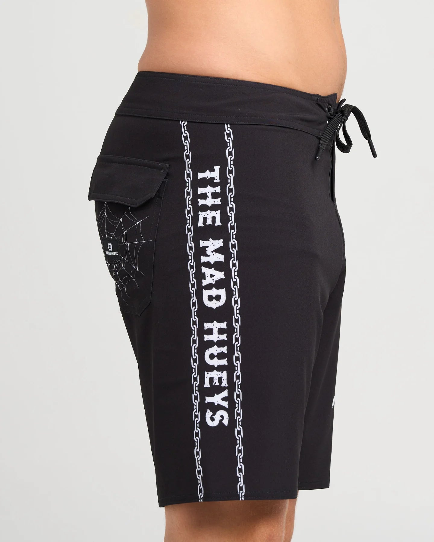 THE MAD HUEYS CHAIN FKRS MENS 19 INCH BOARDSHORT BLACK SURF SWIM SHORTS