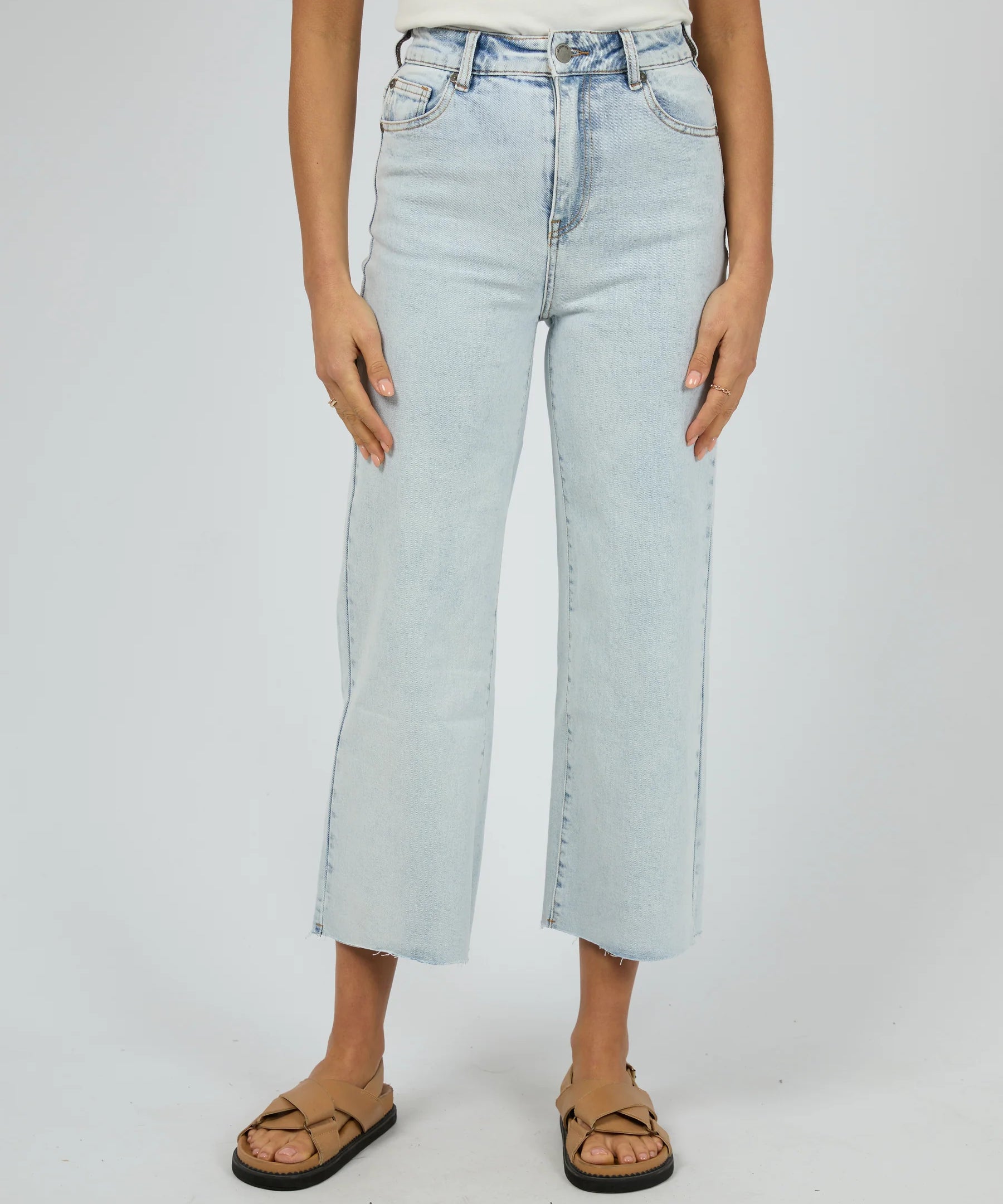 charlie-high-rise-wide-leg-jean-bleach.webp