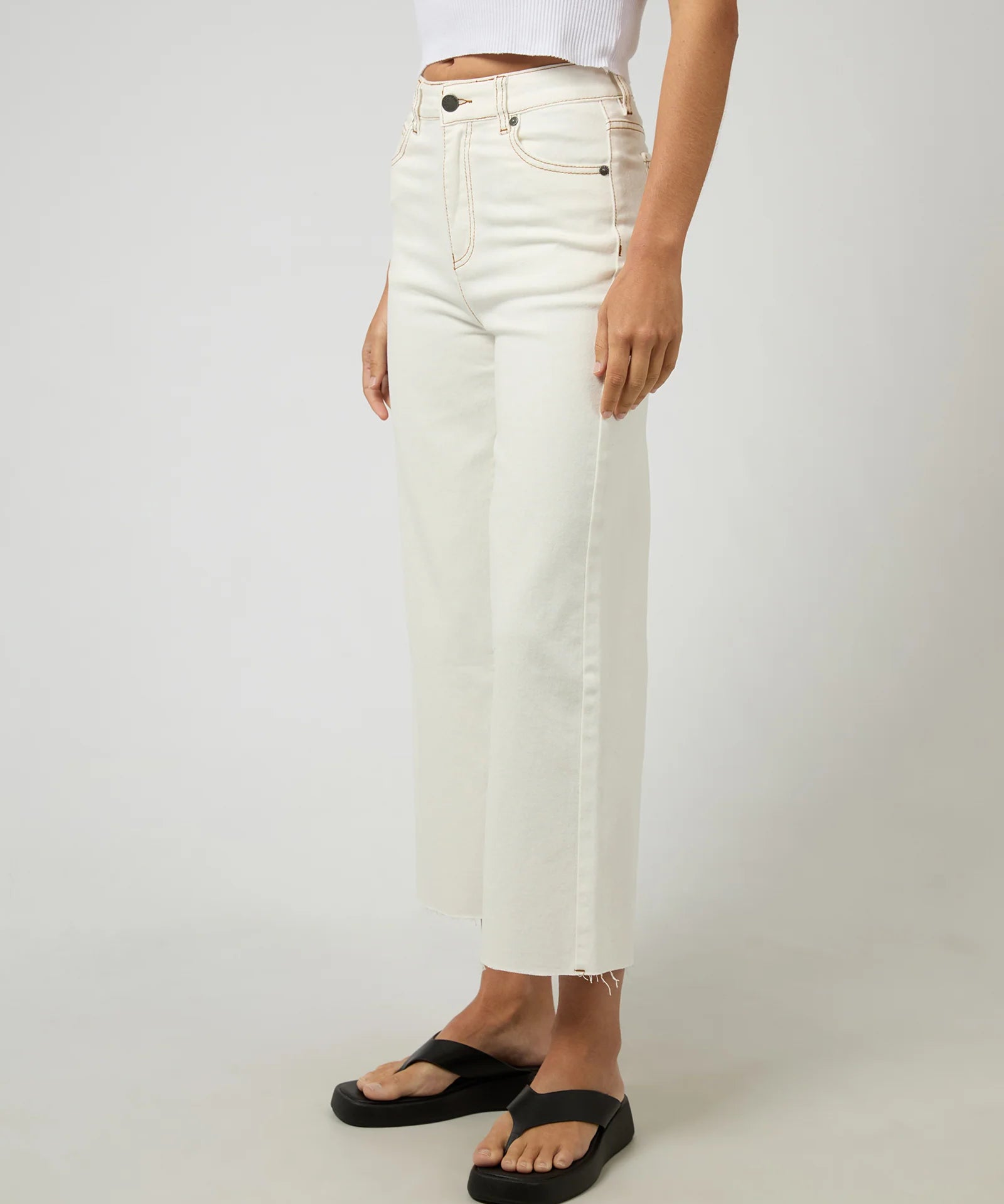 charlie-high-rise-wide-leg-jean-vintage-white1.webp