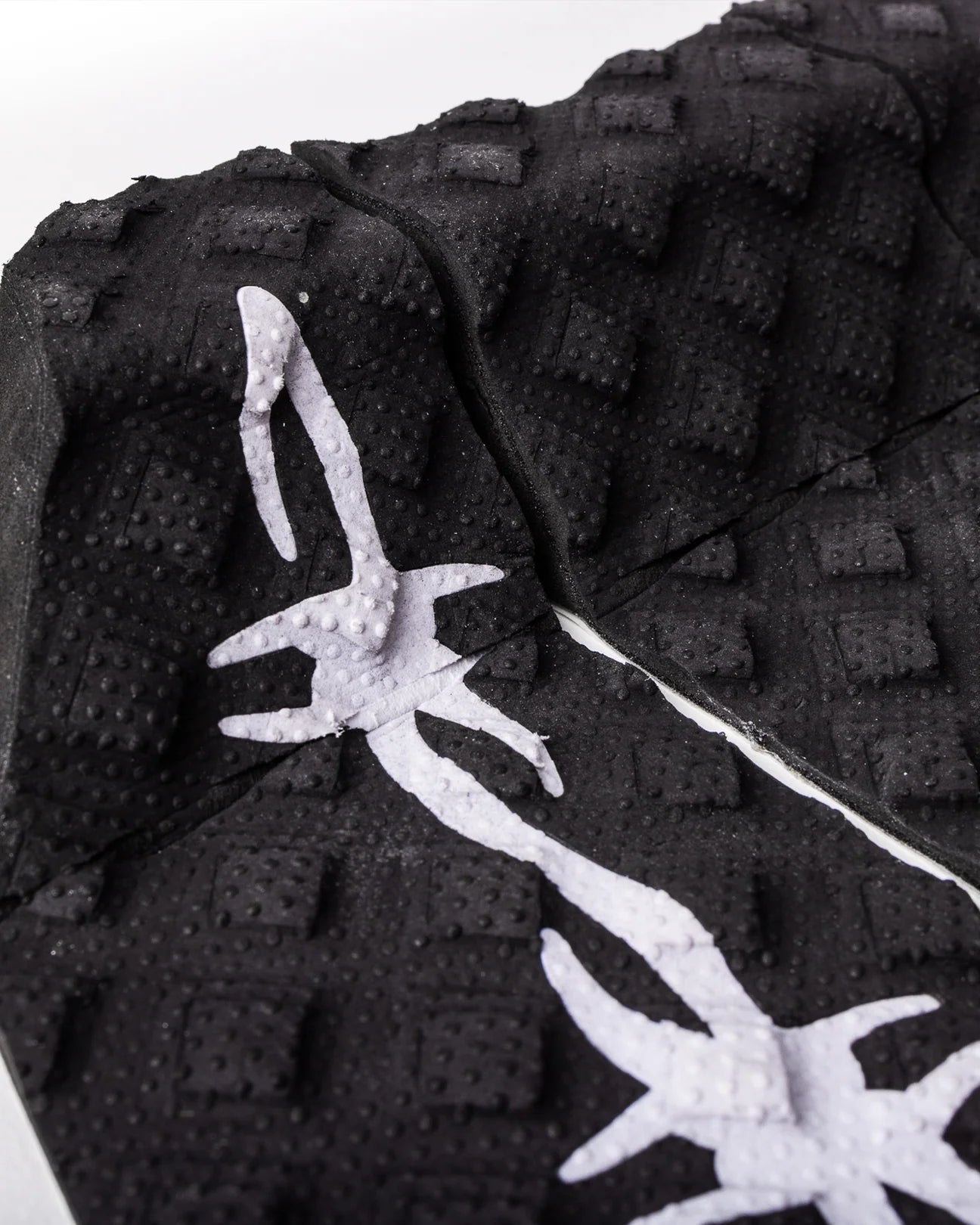 CREATURES OF LEISURE JACK FREESTONE LITE SIGNATURE ECOPURE ART SERIES TRACTION PAD BLACK BARBED WIRE