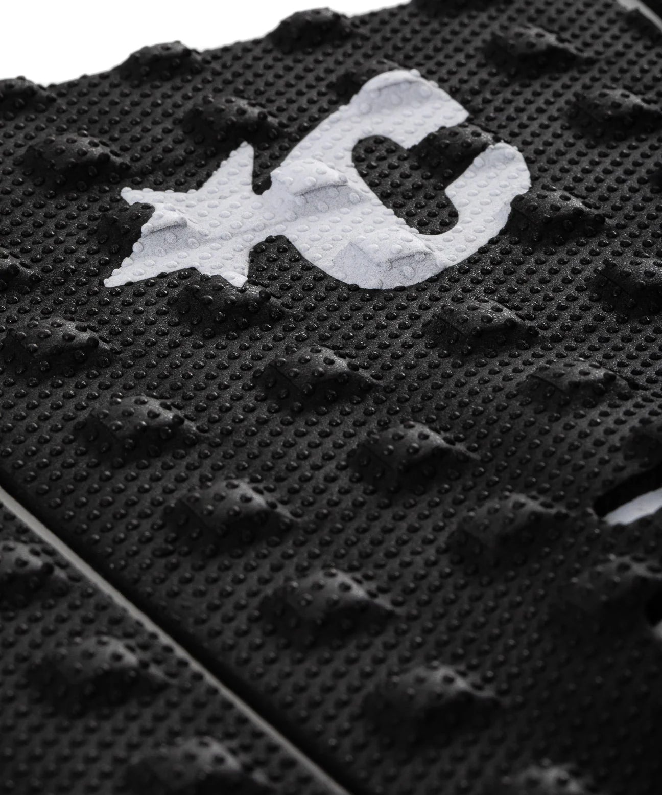 creatures-of-leisure-mick-eugene-fanning-lite-signature-ecopure-traction-pad-black-white1.webp