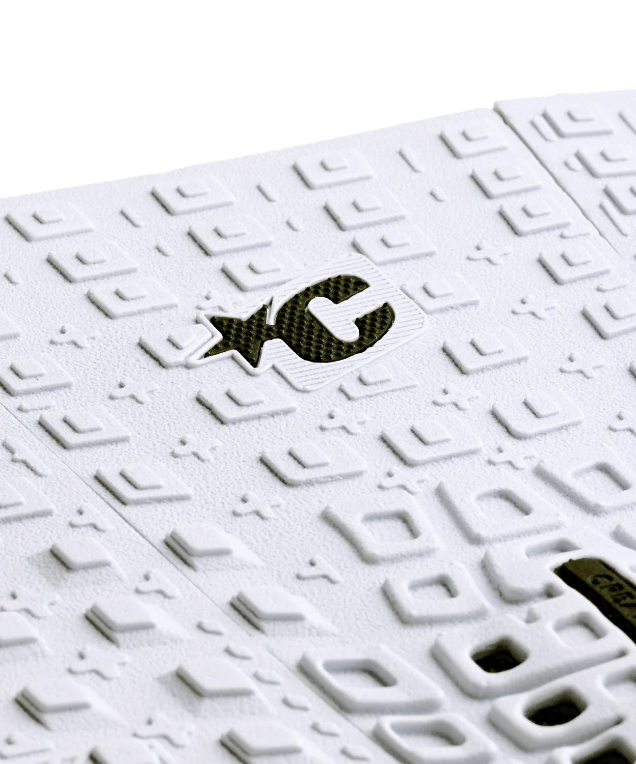 creatures-of-leisure-proto-1-4-pin-tail-traction-pad-platinum-black1.webp