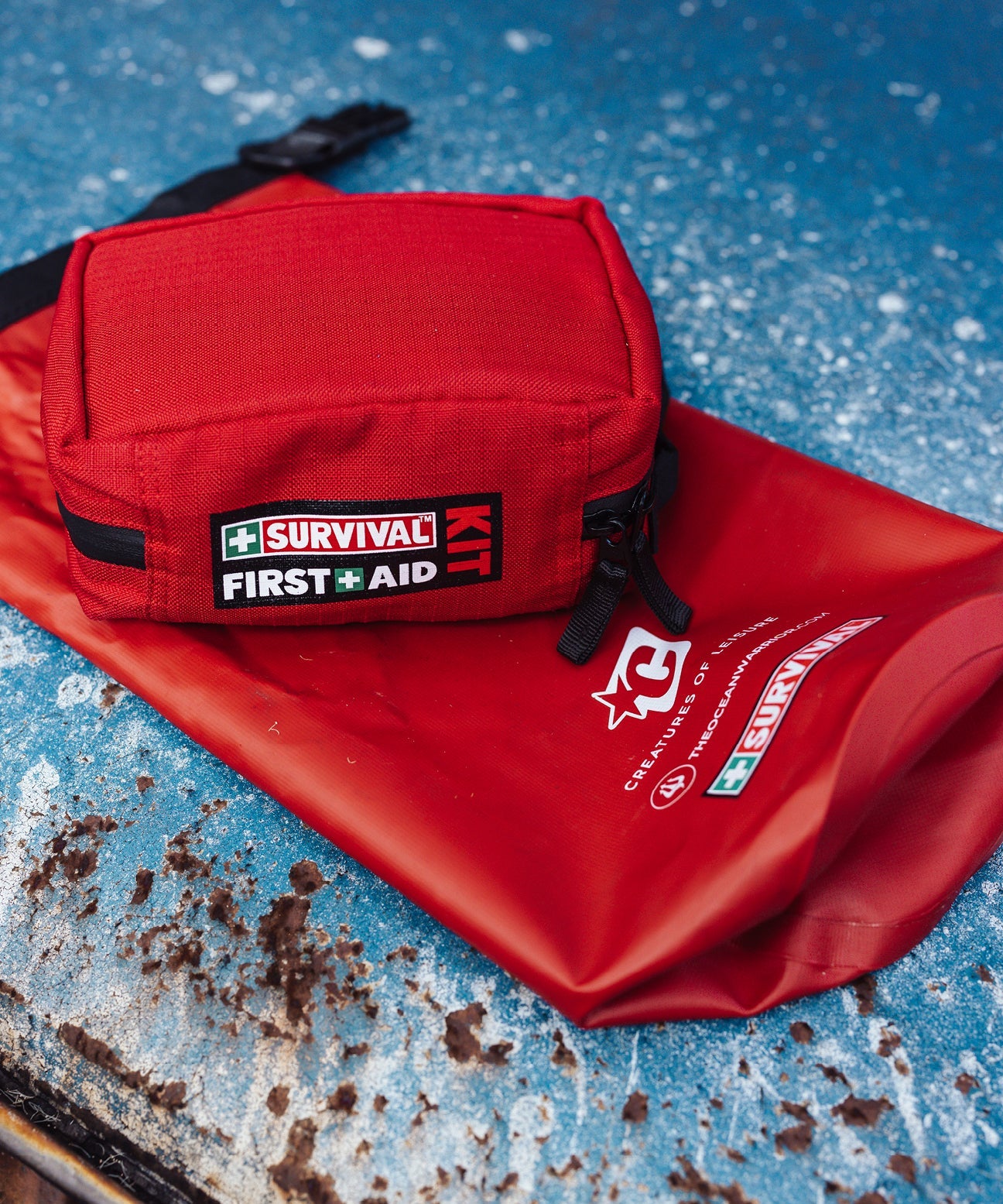 creatures-of-leisure-survival-first-aid-kit-ocean-warrior4.jpg