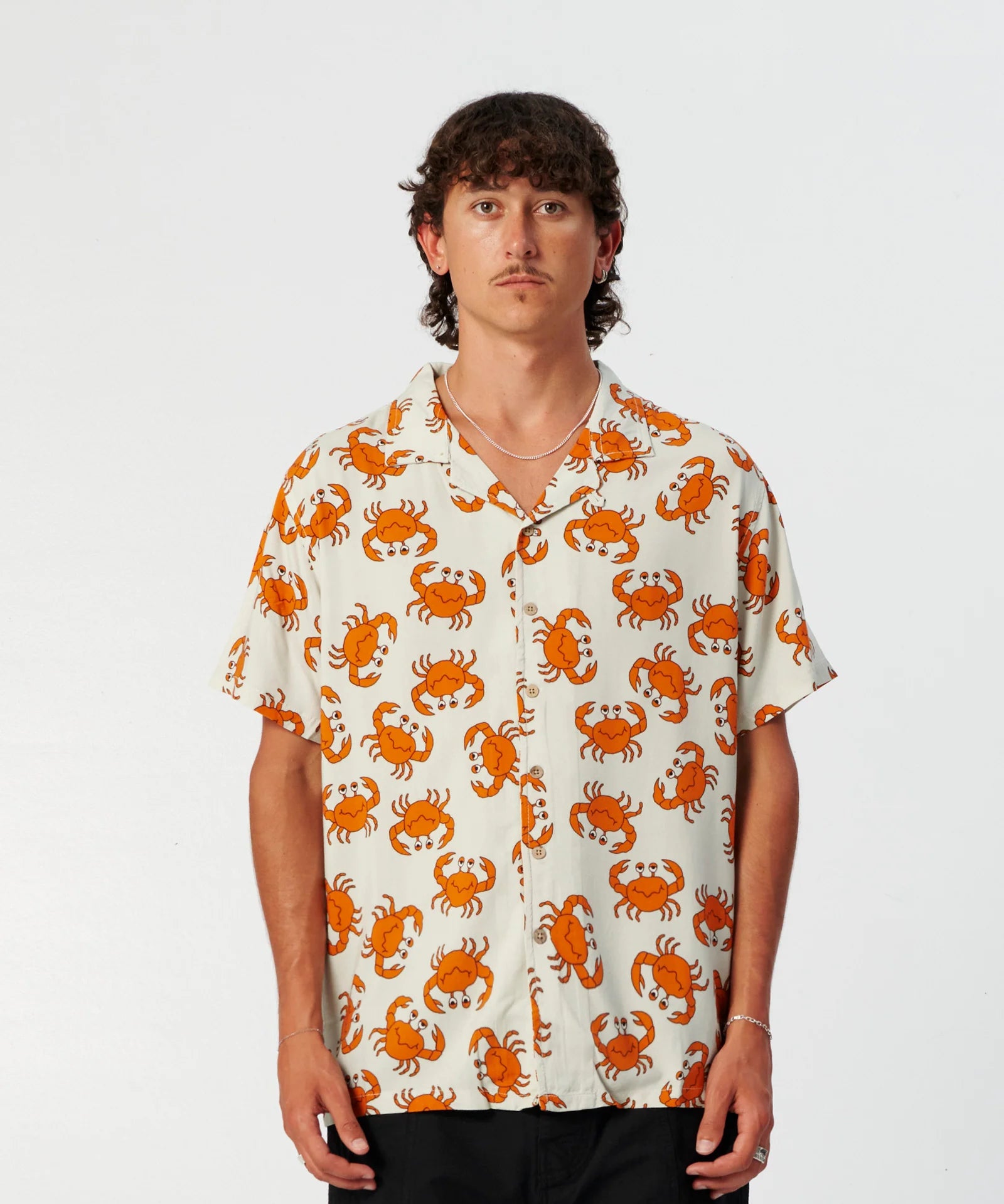 critical-slide-gerald-resort-shirt-rayon-ecru.webp