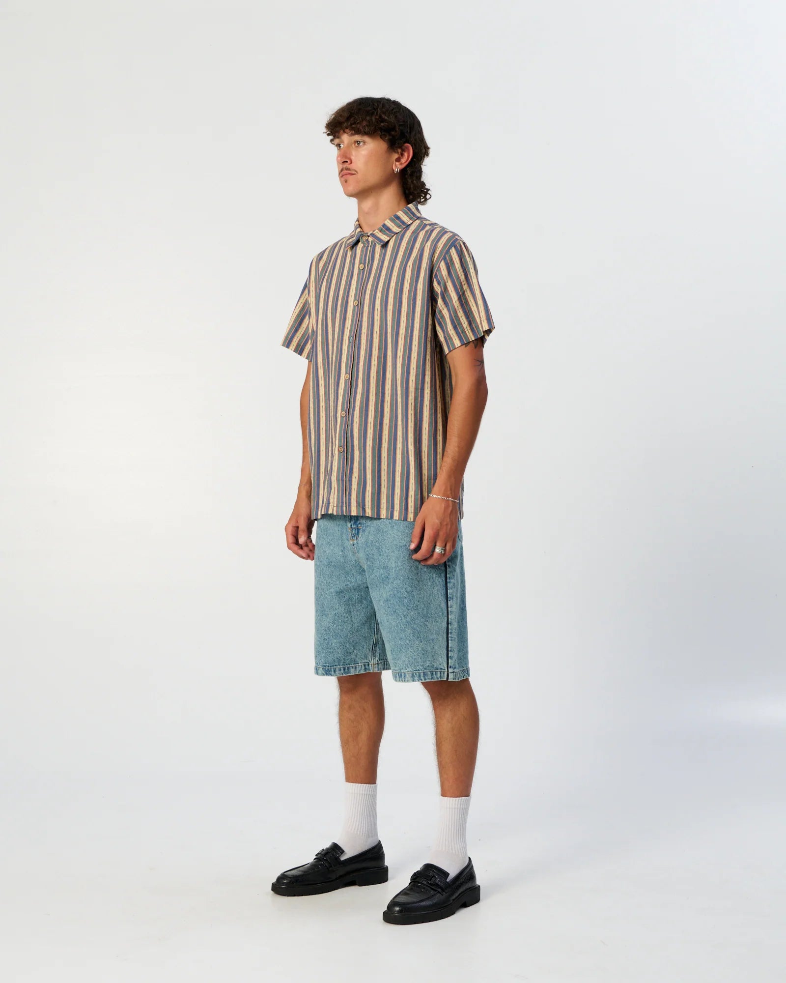 THE CRITICAL SLIDE TEMPLE SEERSUCKER RESORT SHIRT TEXTURED BUTTON UP DUSTY GREEN