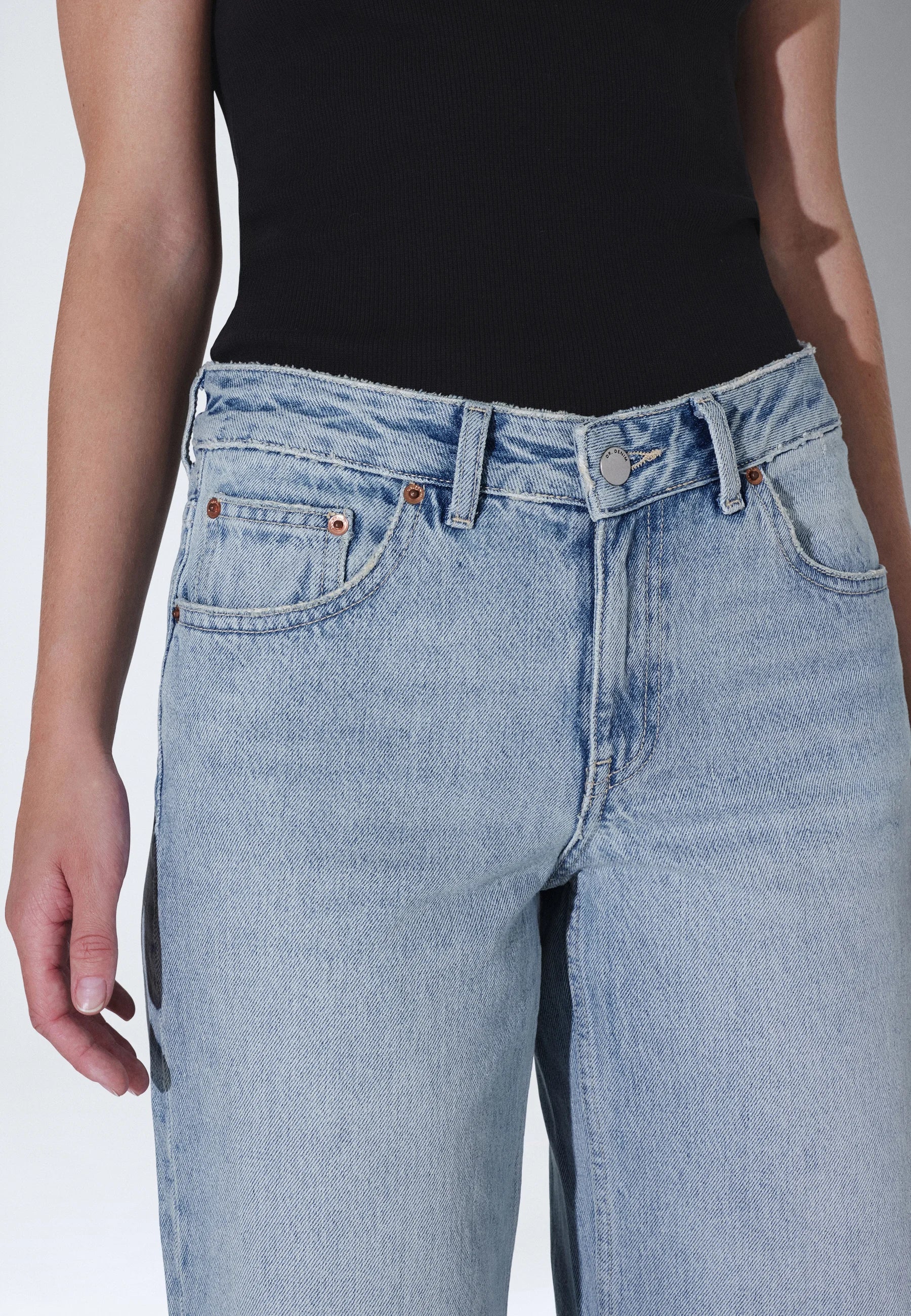 DR. DENIM RHUE LOW WIDE JEANS – DRIFT PALE USED