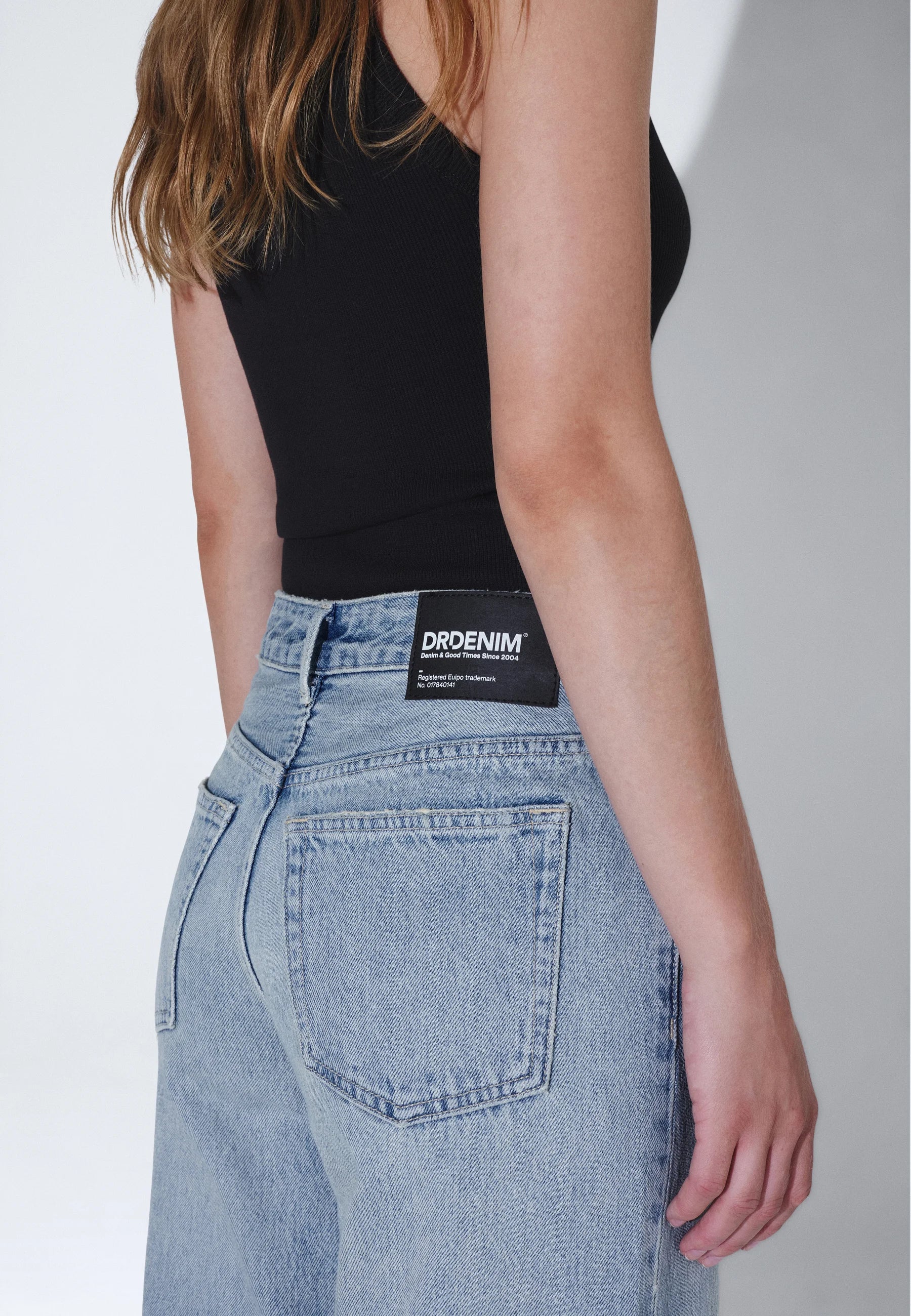 DR. DENIM RHUE LOW WIDE JEANS – DRIFT PALE USED
