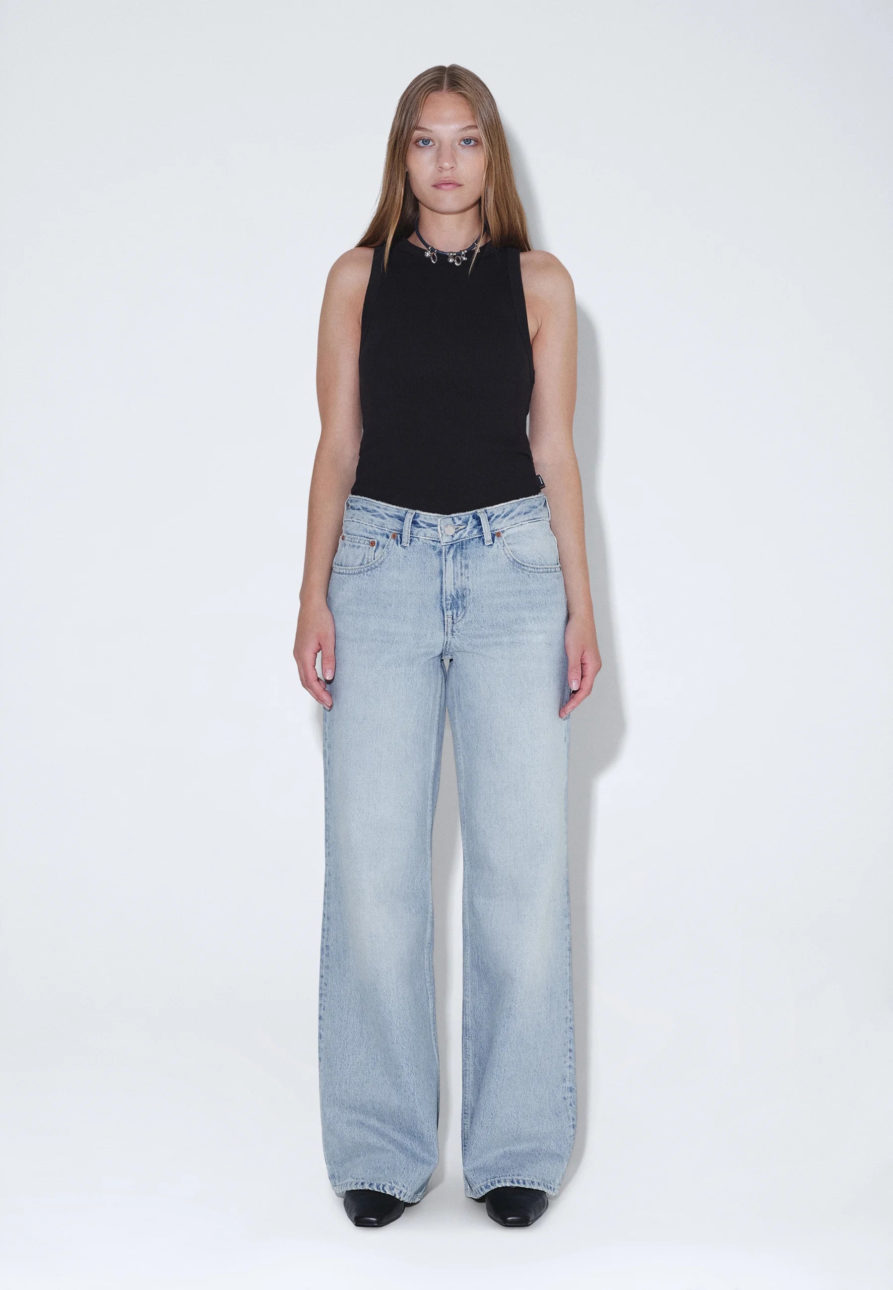 DR. DENIM RHUE LOW WIDE JEANS – DRIFT PALE USED