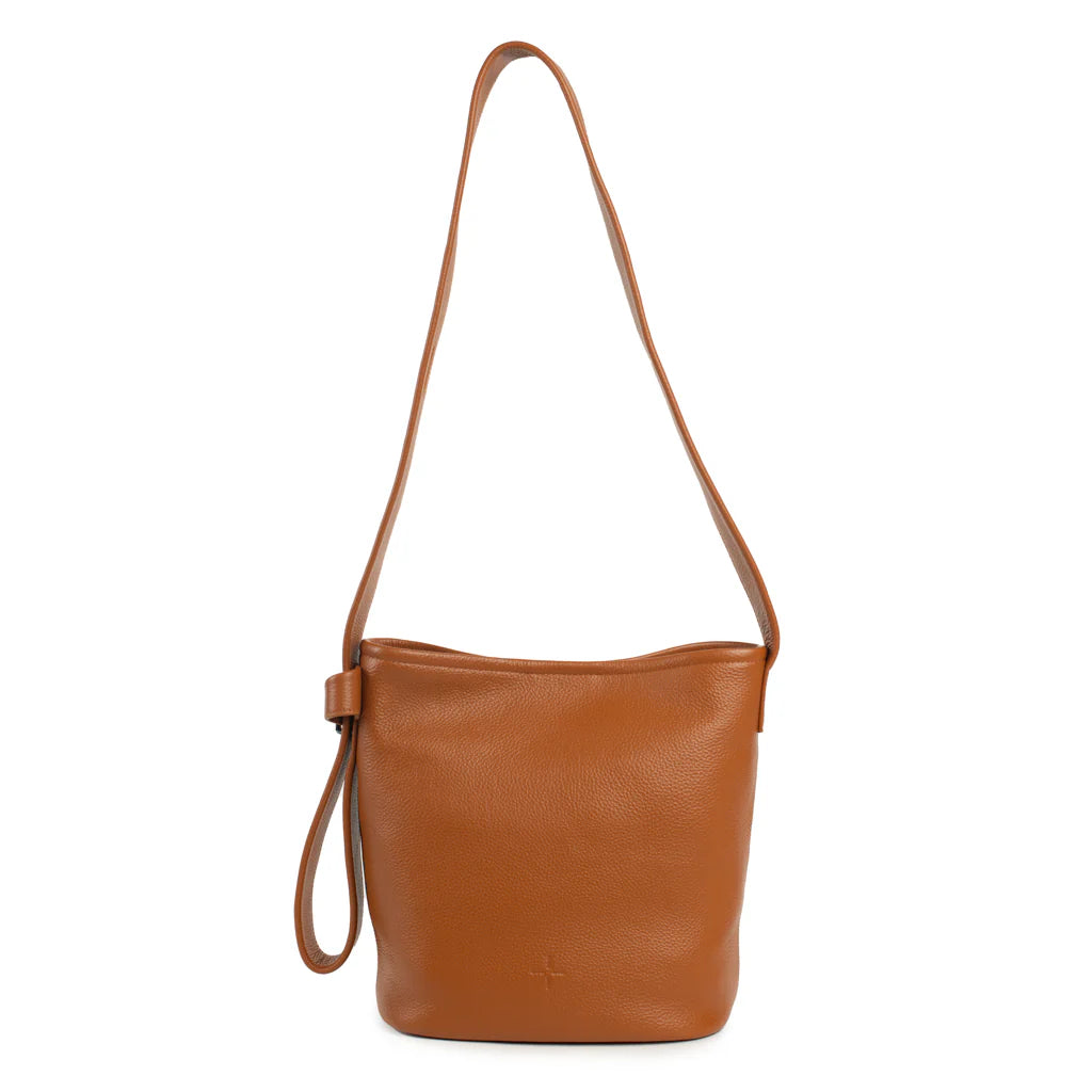 DUSKY ROBIN BROOKE PEBBLED LEATHER BUCKET BAG – PEBBLED TAN