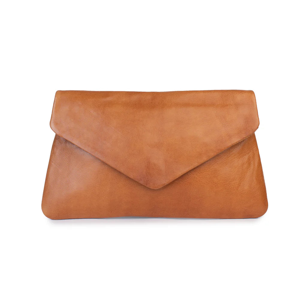 dusky-robin-riley-leather-clutch-tan.webp