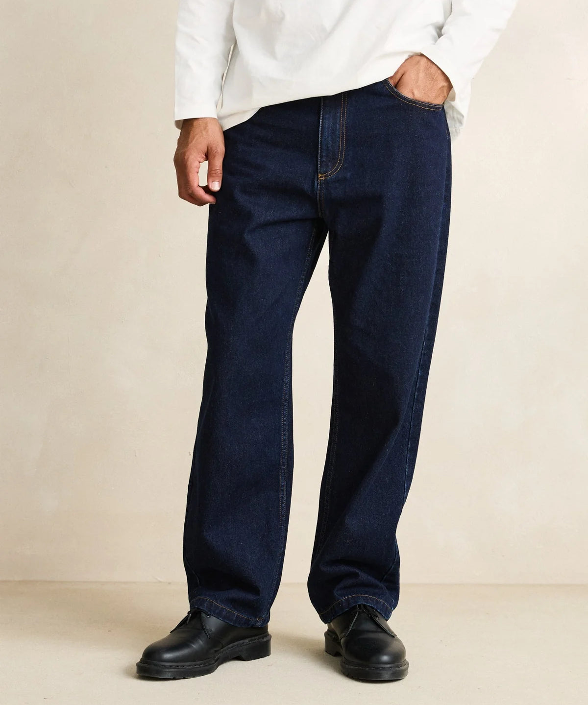 essential-jean-indigo2.webp