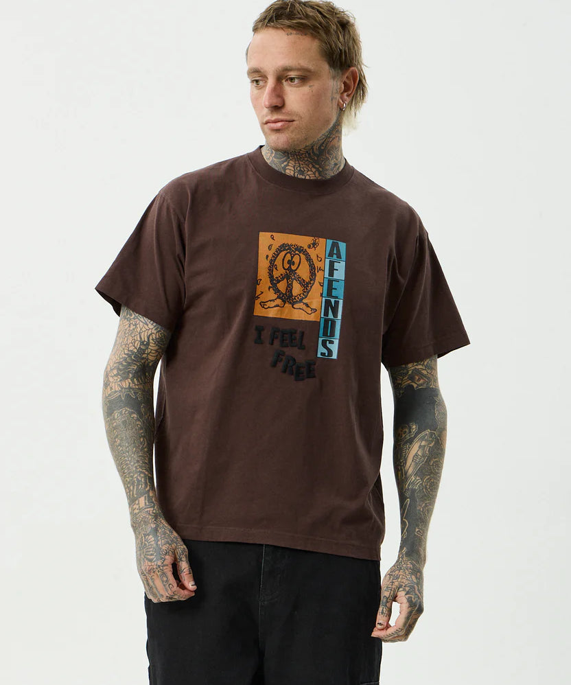 feel-free-boxy-tee-washed-coffee1.webp