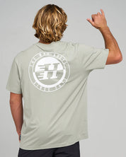 THE MAD HUEYS H SERIES SPLIT SS TEE MEN’S SURF T SHIRT REGULAR FIT FADED DUST