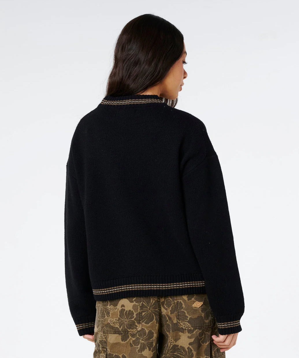 half-moon-bay-sweater-black1.webp