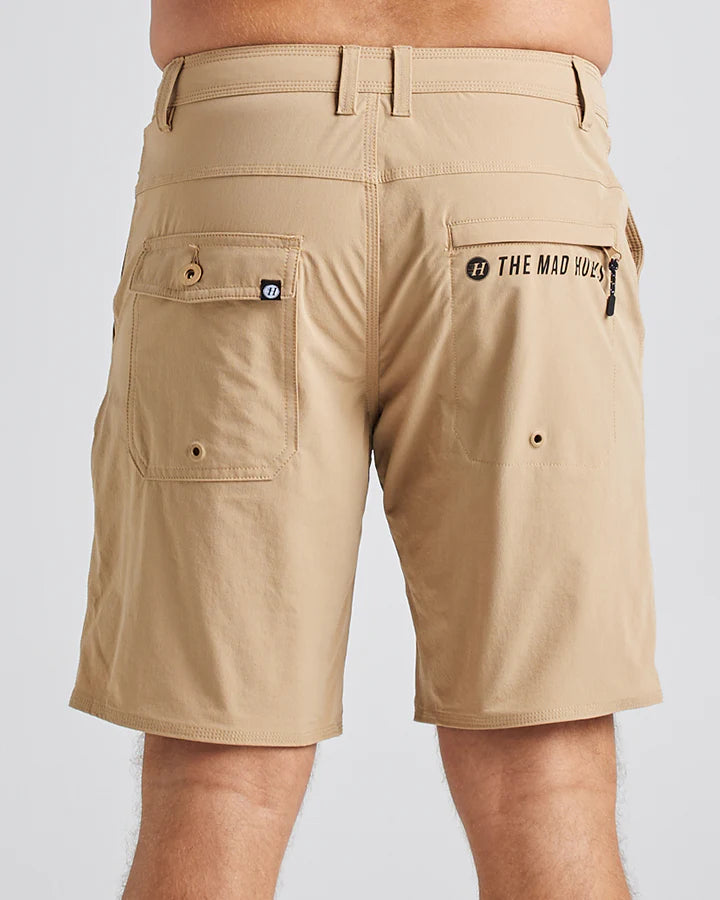 THE MAD HUEYS LIFE HYBRID SHORT 19"