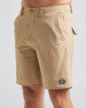 THE MAD HUEYS LIFE HYBRID SHORT 19"