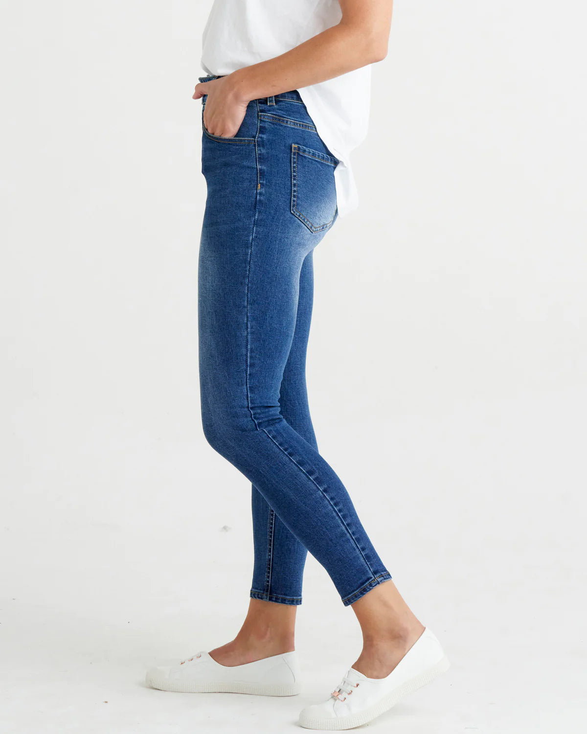 BETTY HARLEM SLIM FIT CROP JEAN