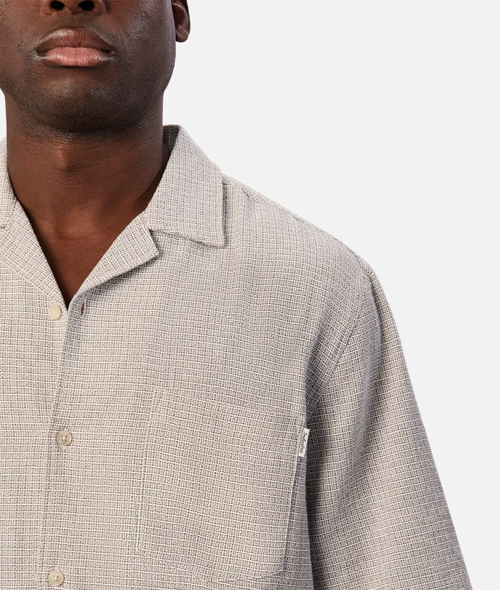 INDUSTRIE THE CHECK MARBELLA SHORT SLEEVE SHIRT – GUNMETAL