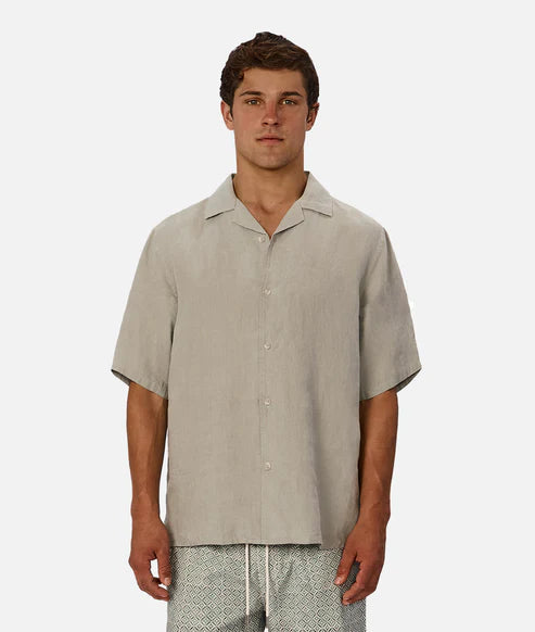industrie-st-martins-short-sleeve-linen-shirt-spruce.webp