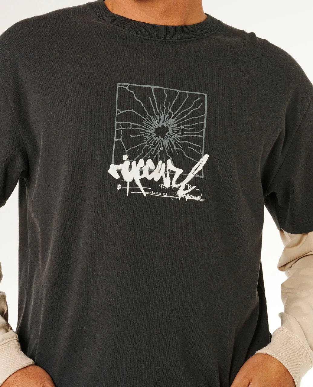 RIP CURL INNER VISIONS SMASHED LONG SLEEVE LOOSE TEE WASHED BLACK