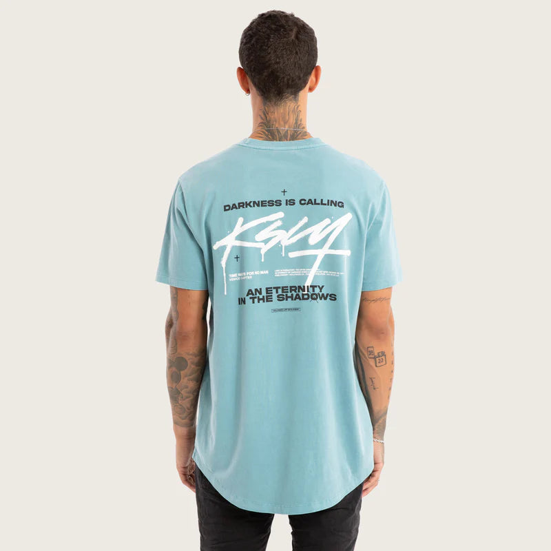 KSCY PRODIGY DUAL CURVED TEE SLIM FIT LONG LENGTH GRAPHIC STREETWEAR PIGMENT CAMEO