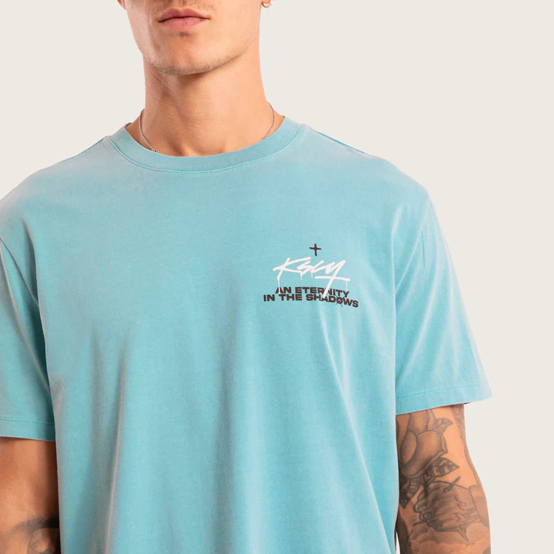 KSCY PRODIGY DUAL CURVED TEE SLIM FIT LONG LENGTH GRAPHIC STREETWEAR PIGMENT CAMEO