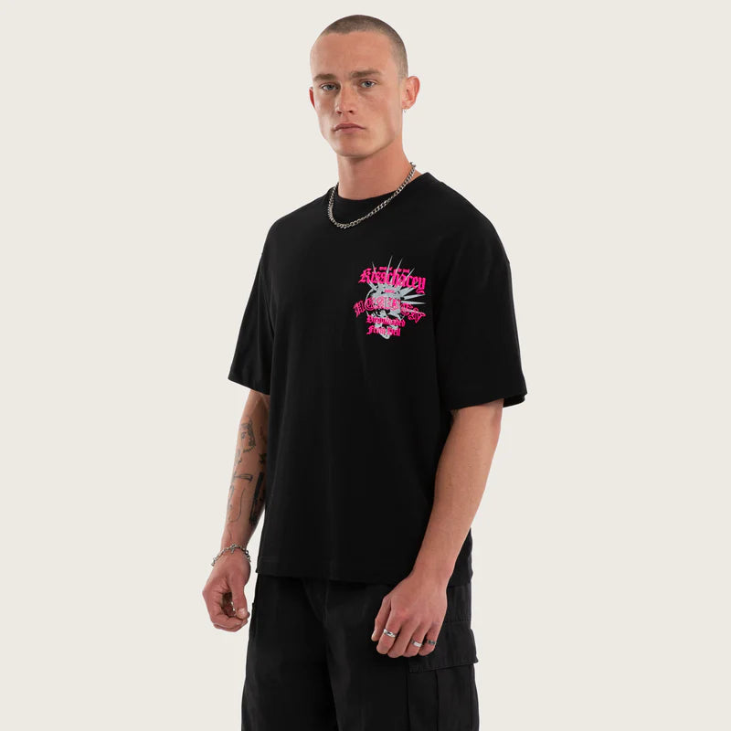 KSCY STRIDER STREET TEE BOXY CROPPED FIT MIDWEIGHT GRAPHIC RELAXED STREETWEAR JET BLACK