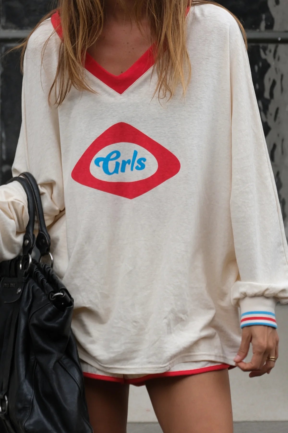 LUNA LANE THE GRLS LONG SLEEVE – WOMENS OVERSIZED V-NECK TOP