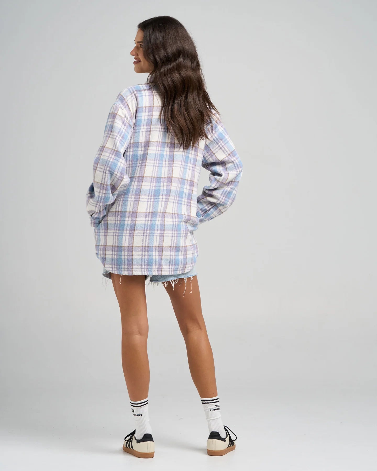 THE MAD HUEYS MERMAIDS DRINK FREE WOMENS OVERSIZED SHACKET COASTAL JACKET LAVENDER