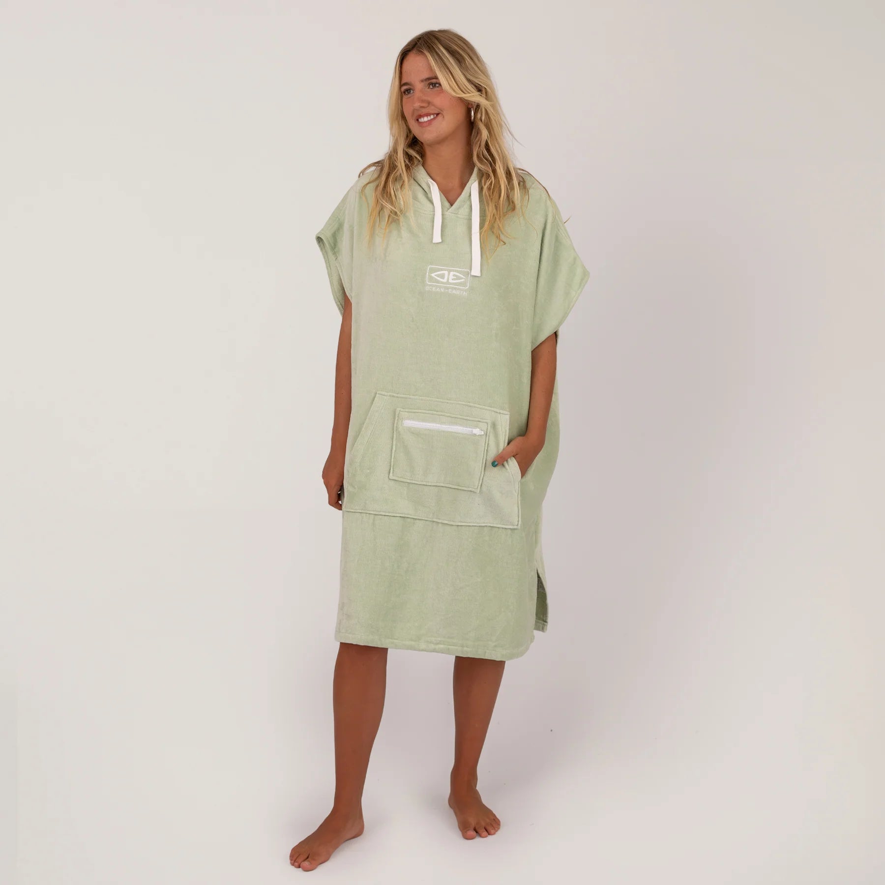 OCEAN & EARTH LADIES HOODED PONCHO – MUTE MINT