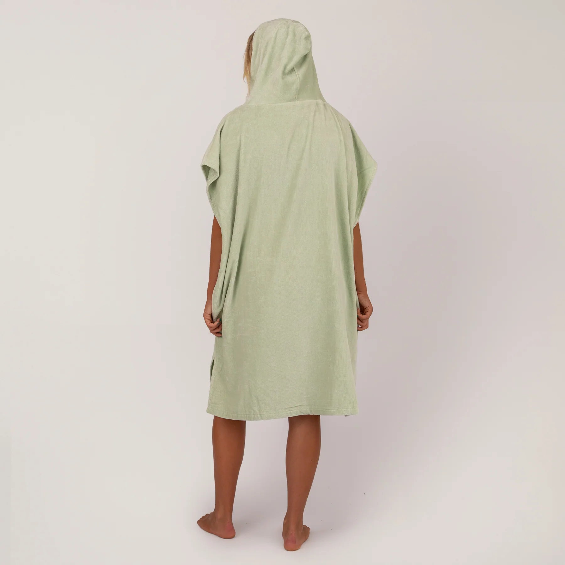ocean-earth-ladies-hooded-poncho-mute-mint2.webp
