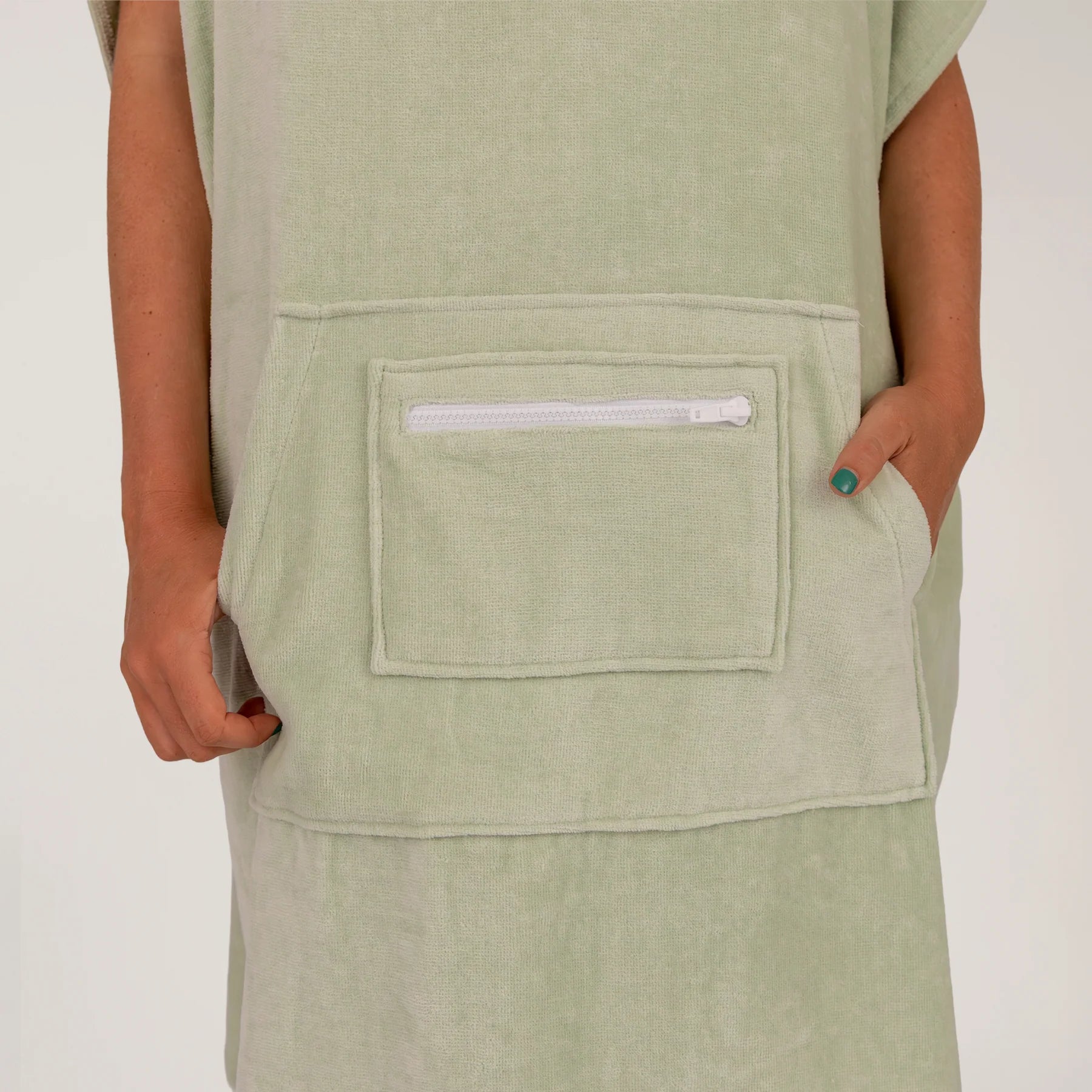 OCEAN & EARTH LADIES HOODED PONCHO – MUTE MINT