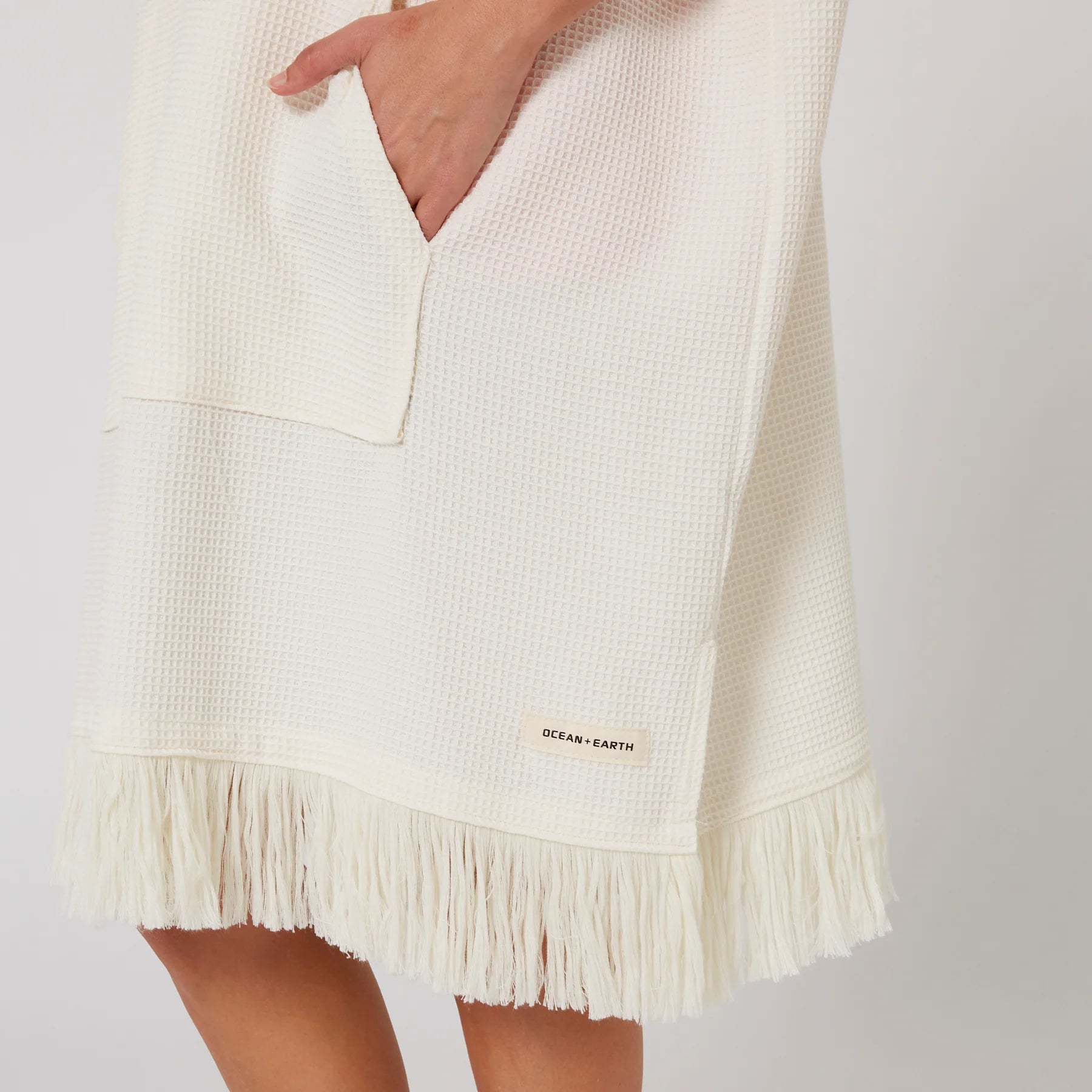 OCEAN & EARTH LADIES WAFFLE HOODED PONCHO – ANTIQUE WHITE