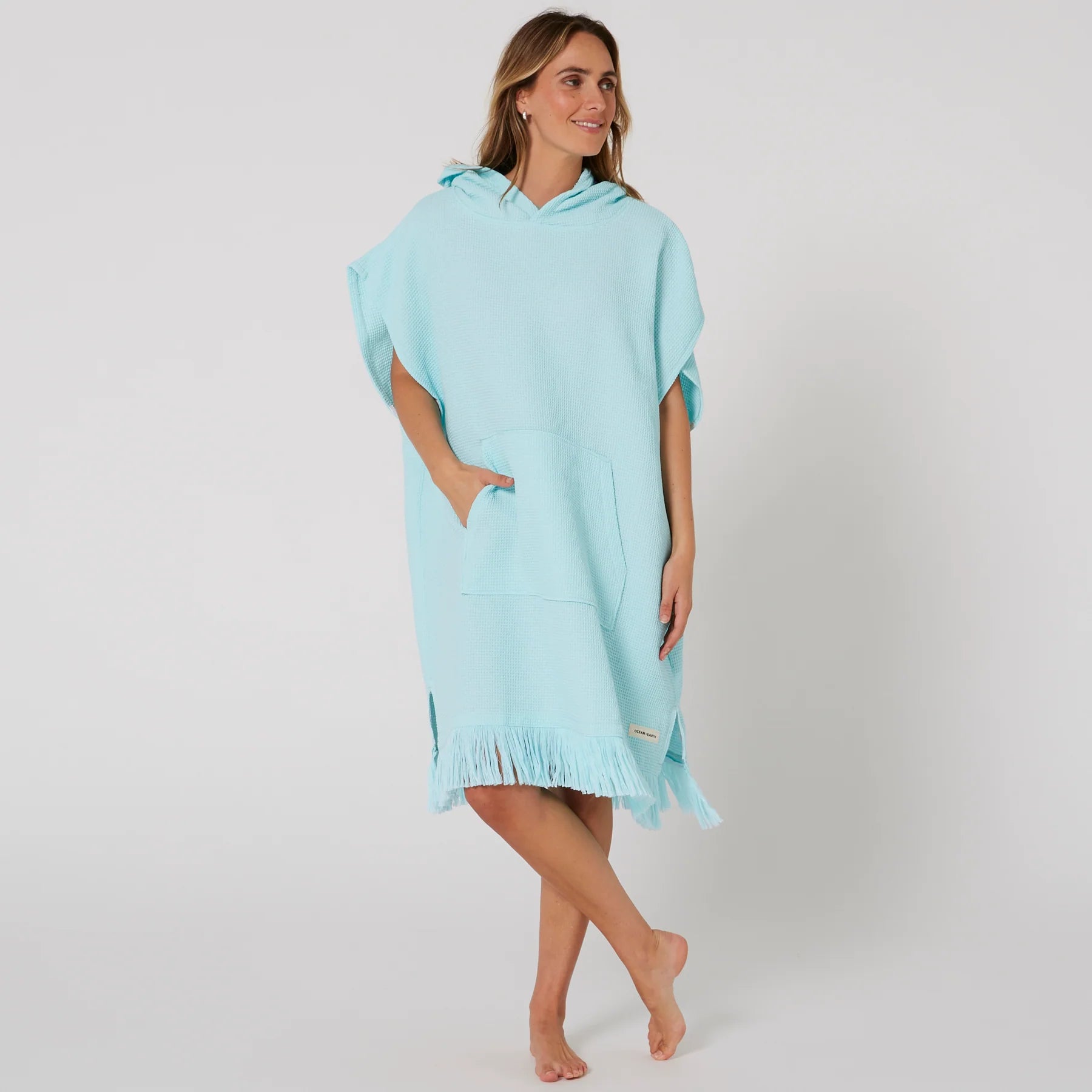 ocean-earth-ladies-waffle-hooded-poncho-bleached-aqua.webp